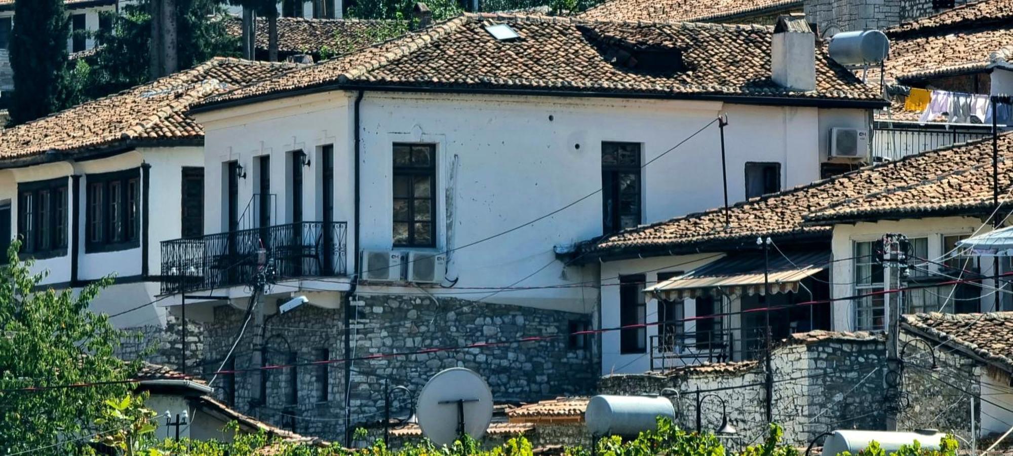 Hotel Gorica - Unesco Quarter Berat Exteriör bild