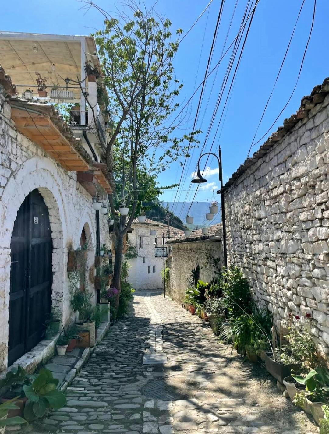 Hotel Gorica - Unesco Quarter Berat Exteriör bild